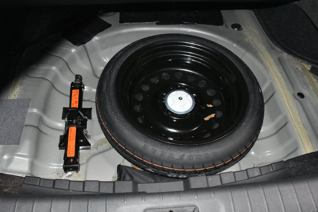 Used 2025 Nissan Sentra SV FWD image 30