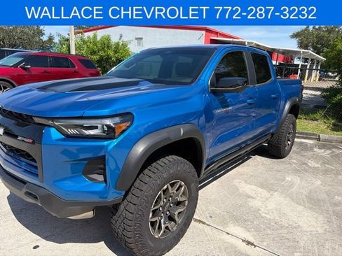 Used 2024 Chevrolet Colorado ZR2 w/ Technology Package AWD/4WD image 2