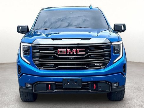 Used 2023 GMC Sierra 1500 AT4 w/ Technology Package AWD/4WD image 4