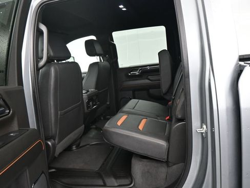 Used 2024 GMC Sierra 2500 AT4 w/ Technology Package AWD/4WD image 10