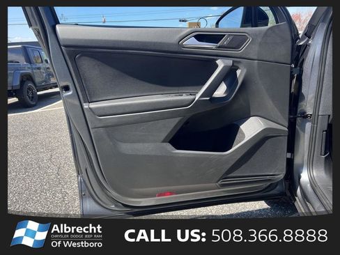 Used 2020 Volkswagen Tiguan SE R-Line AWD/4WD image 12