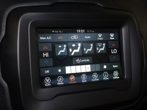 Used 2020 Jeep Renegade Trailhawk w/ Premium Leather Group image 29