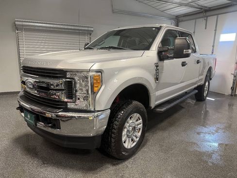 Used 2017 Ford F250 XLT w/ FX4 Off-Road Package AWD/4WD image 1