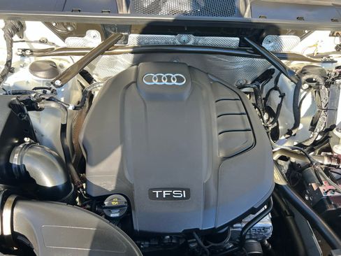 Used 2020 Audi Q5 Prestige w/ Prestige Package image 3