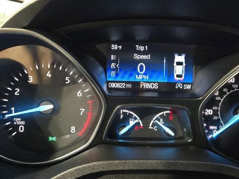 Used 2019 Ford Escape SE image 16