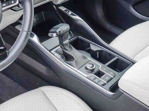 Certified 2024 Kia Sorento EX image 18