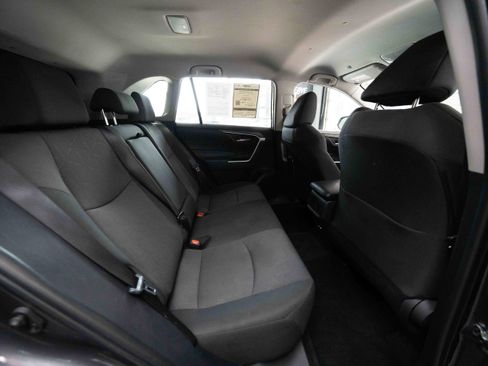 Used 2025 Toyota RAV4 XLE AWD/4WD image 25