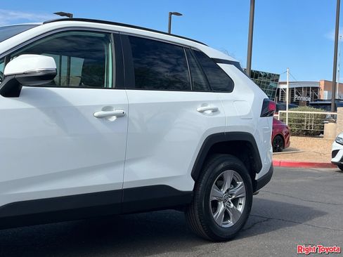Certified 2025 Toyota RAV4 XLE FWD image 10