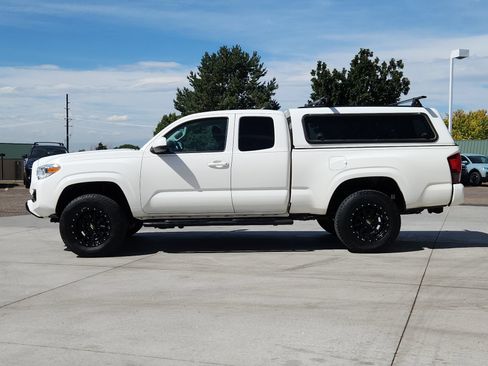 Used 2021 Toyota Tacoma SR AWD/4WD image 2