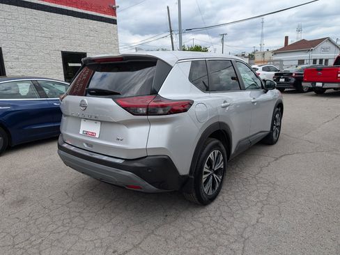 Used 2022 Nissan Rogue SV FWD image 6