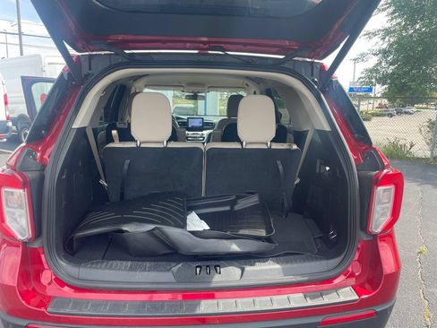 Certified 2021 Ford Explorer XLT w/ Equipment Group 202A AWD/4WD image 15