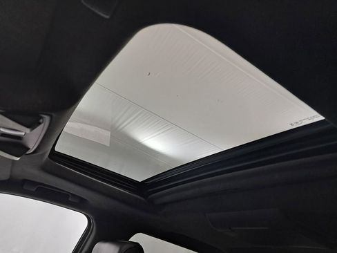 Used 2019 Cadillac Escalade Platinum image 10