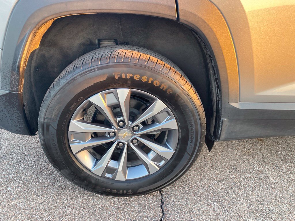 Used 2025 Chevrolet Equinox LT FWD image 9