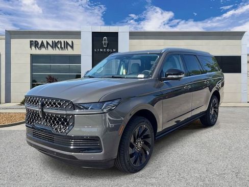 New 2026 Lincoln Navigator L Black Label AWD/4WD image 3