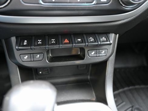 Used 2022 Chevrolet Colorado ZR2 image 19