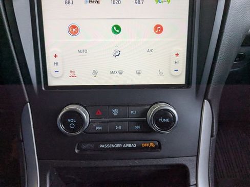 Used 2024 Ford Edge SEL w/ Convenience Package image 4