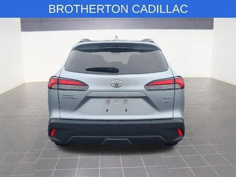 Used 2024 Toyota Corolla Cross XLE w/ Convenience Package image 8