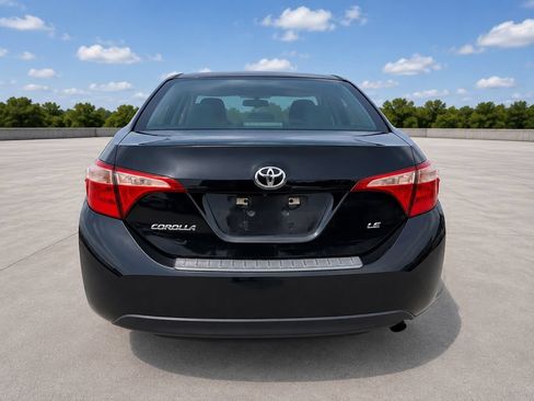 Used 2018 Toyota Corolla LE FWD image 3