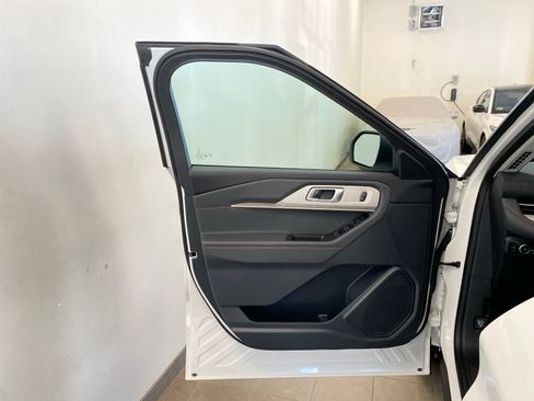 New 2026 Ford Explorer Active w/ Active Comfort Package AWD/4WD image 15
