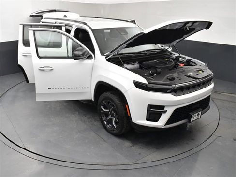 New 2026 Jeep Grand Wagoneer Limited image 28