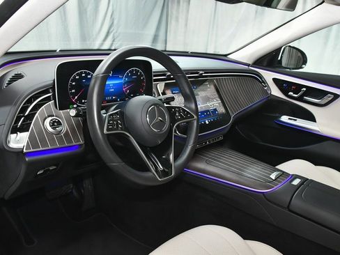 Used 2025 Mercedes-Benz E 450 4MATIC Sedan image 18