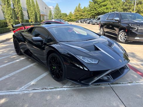 Used 2022 Lamborghini Huracan STO RWD image 4