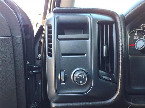 Used 2019 Chevrolet Silverado 1500 Custom w/ Custom Convenience Package image 18