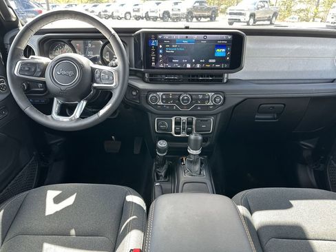 Certified 2025 Jeep Wrangler Unlimited Sahara image 10