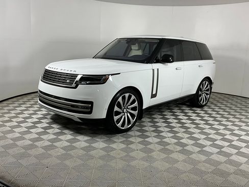 Certified 2023 Land Rover Range Rover SE image 1