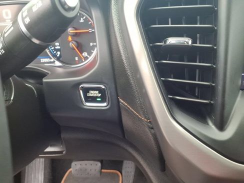 Used 2023 GMC Acadia AT4 w/ Technology Package AWD/4WD image 19