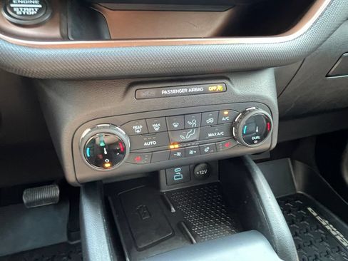 Used 2022 Ford Bronco Sport Outer Banks w/ Tech Package AWD/4WD image 17