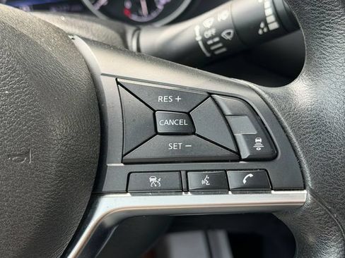 Used 2024 Nissan Sentra SV FWD image 17