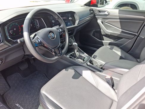 Used 2019 Volkswagen Jetta SEL w/ Cold Weather Package FWD image 8