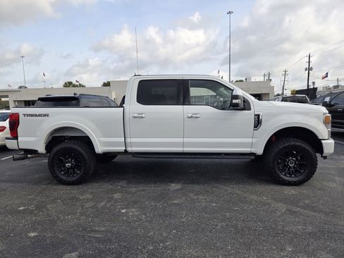 Used 2022 Ford F250 Lariat w/ Tremor Off-Road Package image 4