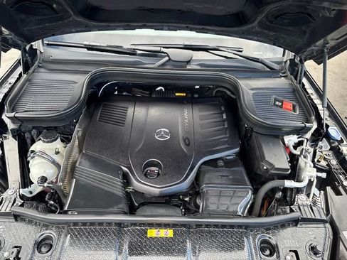 Used 2025 Mercedes-Benz GLS 450 4MATIC image 42