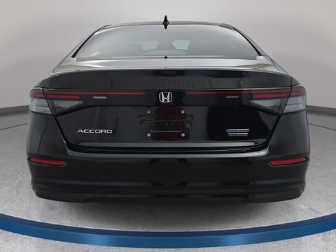 Used 2024 Honda Accord Touring image 6