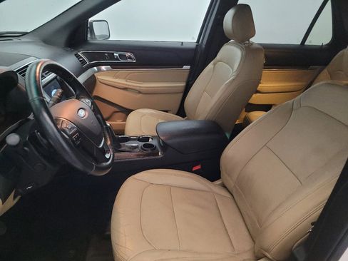 Used 2017 Ford Explorer Limited image 17
