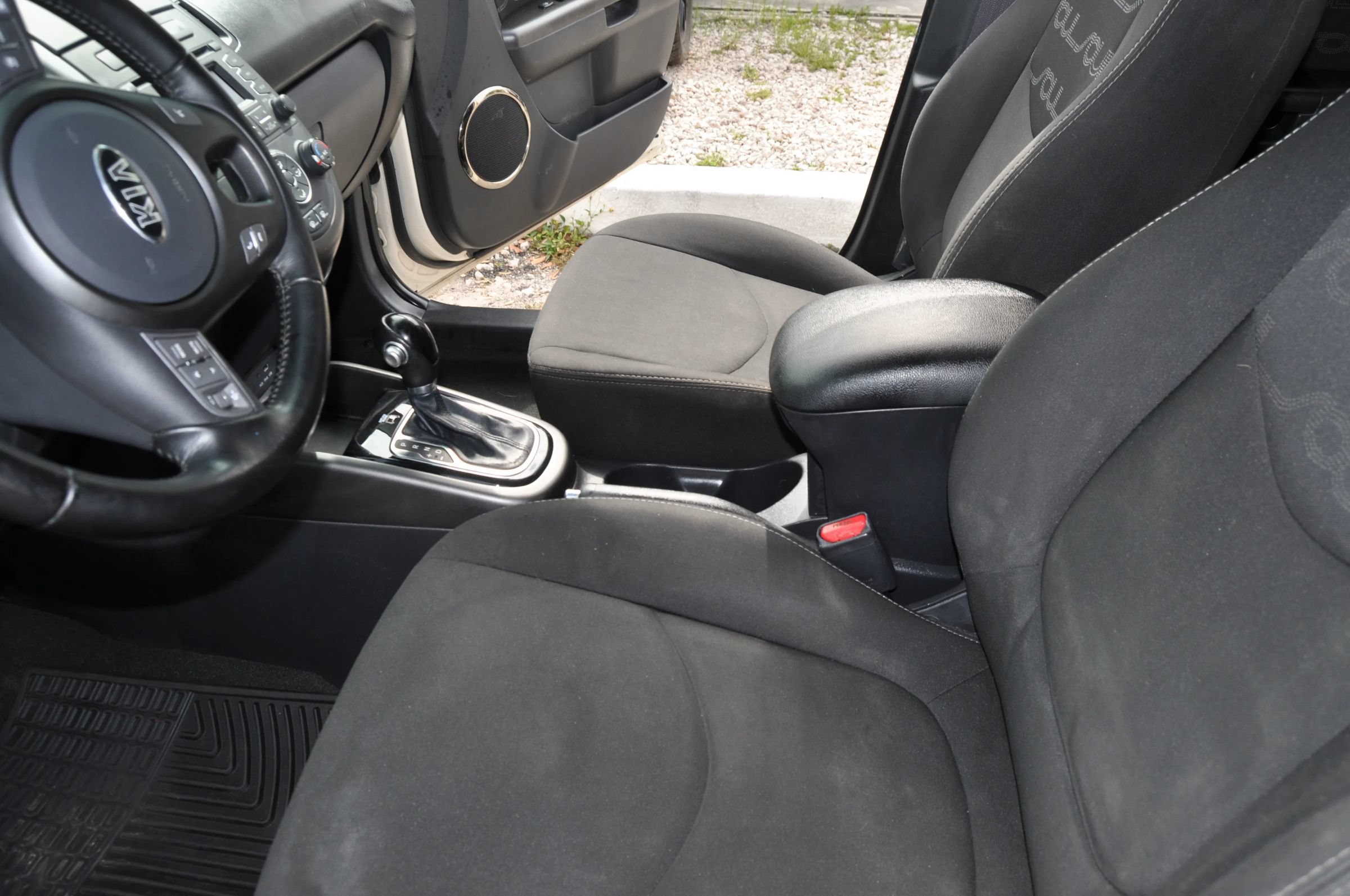 Used 2013 Kia Soul + FWD image 22