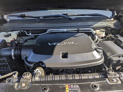 Used 2018 Chevrolet Colorado Z71 w/ Z71 Midnight Edition image 29