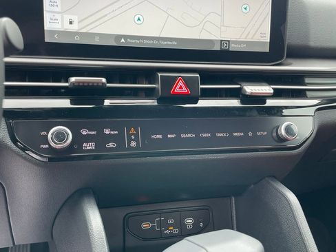 New 2026 Kia Sportage SX AWD/4WD image 16