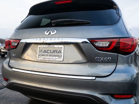 Used 2019 INFINITI QX60 Luxe w/ Essential Package image 17