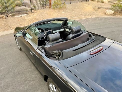 Used 2003 Ford Thunderbird Deluxe image 26