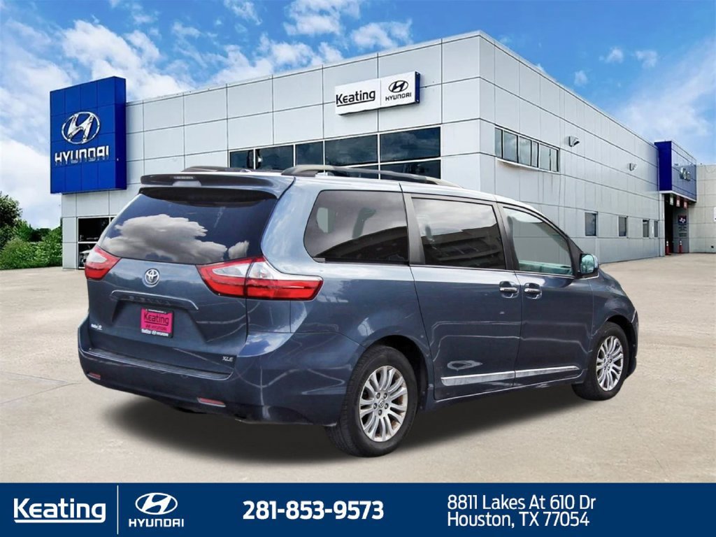 Used 2015 Toyota Sienna XLE FWD image 5