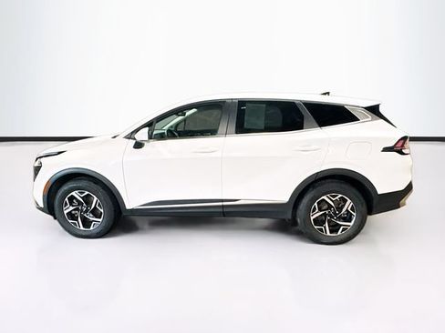 Used 2024 Kia Sportage LX AWD/4WD image 4
