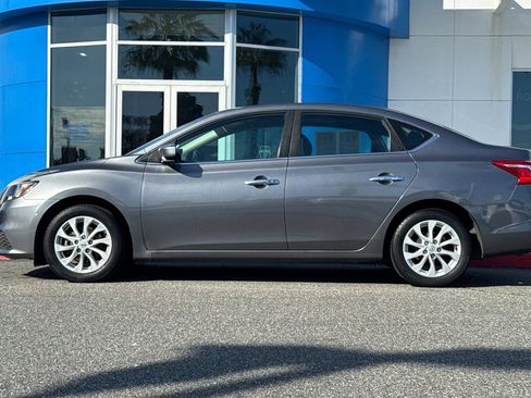 Used 2019 Nissan Sentra SV image 2