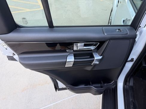 Used 2016 Land Rover LR4 HSE AWD/4WD image 15