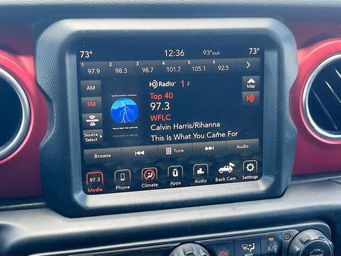 Used 2022 Jeep Wrangler Unlimited Rubicon w/ Cold Weather Group AWD/4WD image 16