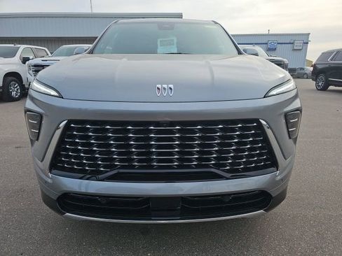 Used 2025 Buick Enclave Avenir w/ Super Cruise Package image 8