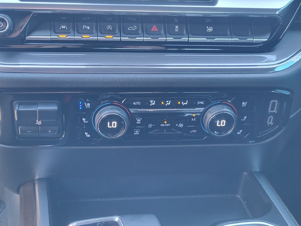 Used 2023 Chevrolet Silverado 1500 High Country w/ High Country Premium Package AWD/4WD image 24