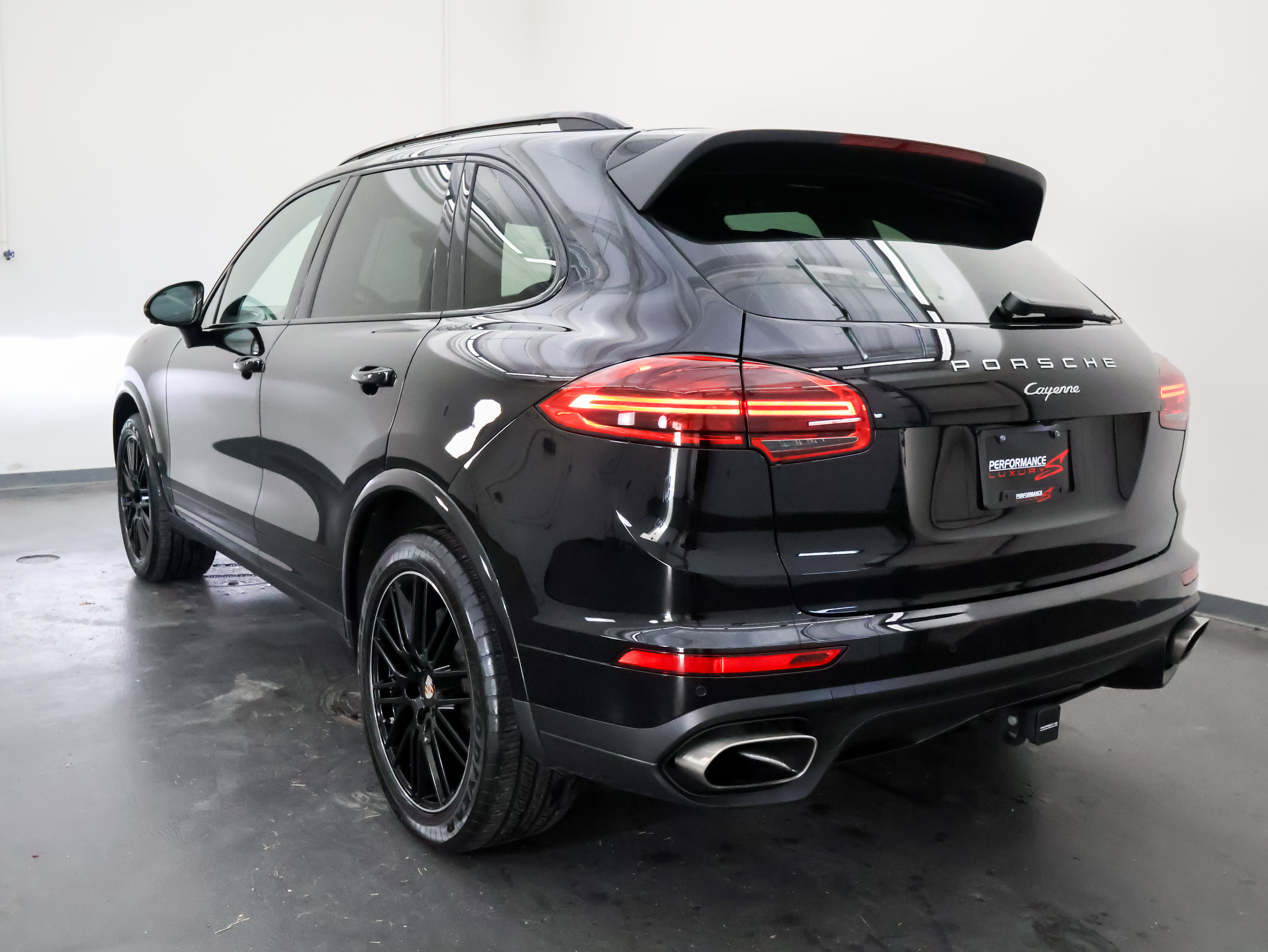 Used 2018 Porsche Cayenne Platinum Edition AWD/4WD image 5